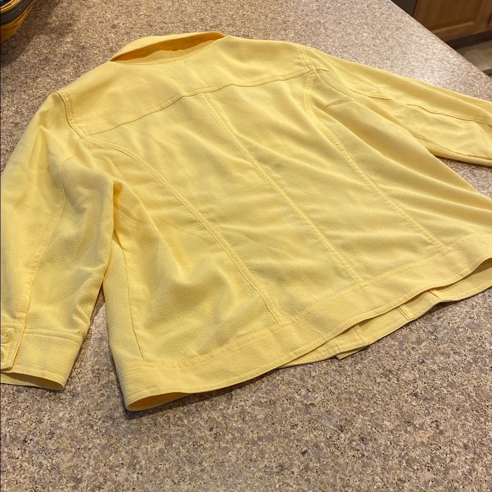 Christopher Banks Petite Large Yellow Button Top or Maybe a Lighweight Jacket - Picture 12 of 16
